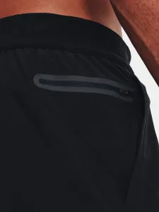 Čierne športové kraťasy Under Armour UA Peak Woven Shorts