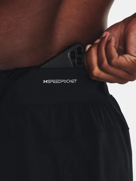 Čierne športové kraťasy Under Armour LAUNCH ELITE 7'' SHORT
