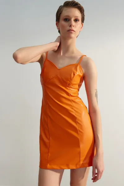 Oranžové mini tkané šaty s detailom tkaného lemovania od Trendyol