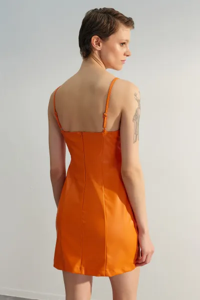 Oranžové mini tkané šaty s detailom tkaného lemovania od Trendyol
