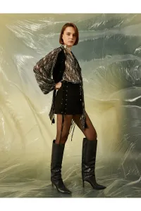 Koton Mini Sukňa s Detailom na Uväzovanie a Semišovým Vzhľadom.