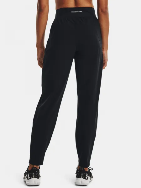 Nohavice a kraťasy pre ženy Under Armour - čierna