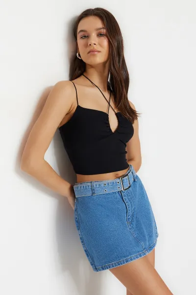 Modrá minisukňa z denimu s opaskom od značky Trendyol