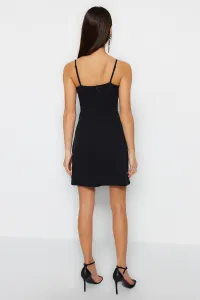 Trendyol Black Chest detailné večerné šaty