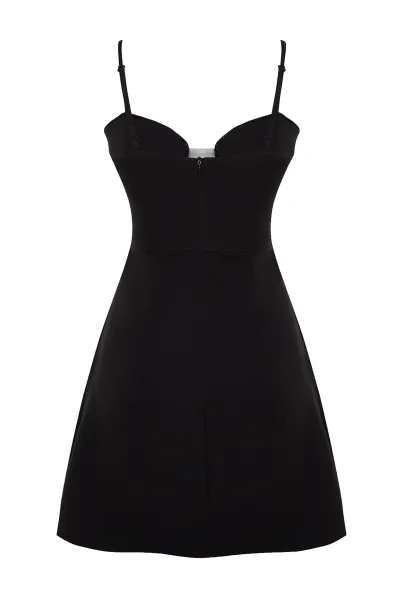 Trendyol Black Chest detailné večerné šaty