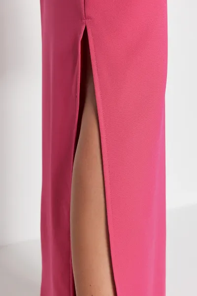 Trendyol večerné šaty vo večerných šatách Fuchsia podšité tkané lesklé kamene
