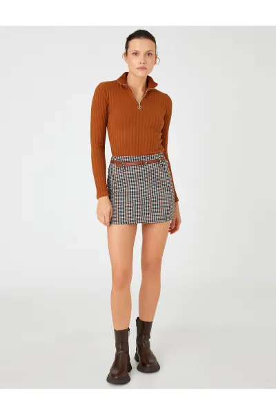 Podrobná mini sukňa s úzkym strihom Koton Belt