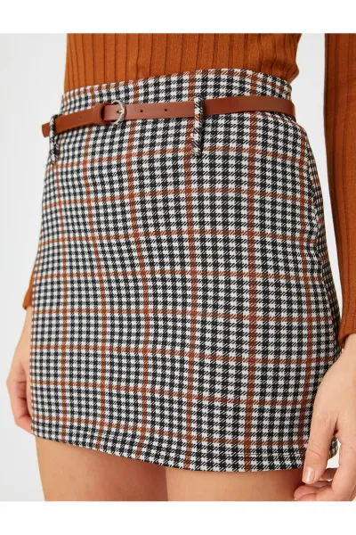 Podrobná mini sukňa s úzkym strihom Koton Belt