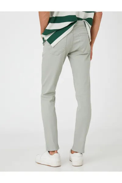 Koton Basic Gabardínové Nohavice s 5 Vreckami a Detailom s Gombíkom.