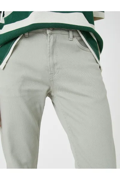 Koton Basic Gabardínové Nohavice s 5 Vreckami a Detailom s Gombíkom.