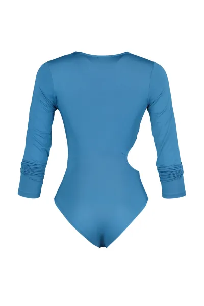 Trendyol modrý pletený body s dlhým rukávom, detailmi s výrezmi a okrúhlym výstrihom.