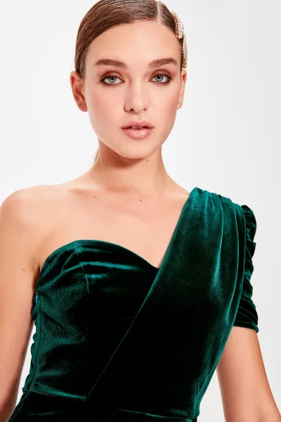 Dámske šaty Trendyol Velvet