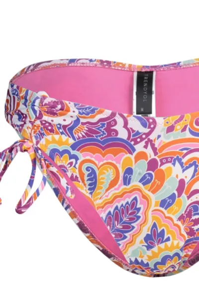 Trendyol abstraktný vzor zhromaždil normálne nohy bikiny spodok