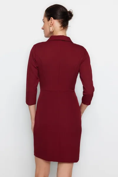 Trendyol Burgundy Mini tkané šaty s V výstrihom