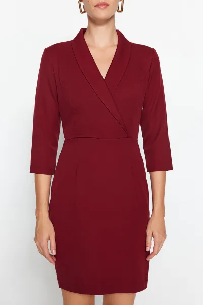 Trendyol Burgundy Mini tkané šaty s V výstrihom