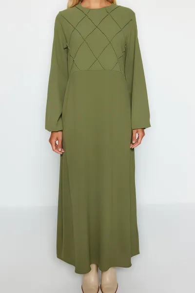 Trendyol Khaki steh detail aerobínové tkané maxi šaty