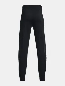 Čierne chlapčenské športové nohavice Under Armour UA B's Challenger Train Pant