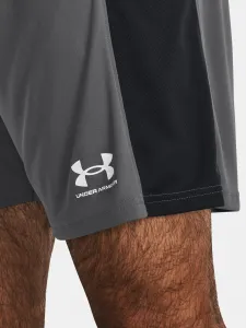 Tmavosivé pánske športové kraťasy Under Armour