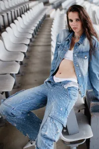 Trendyol X Sagaza Studio modrý elastický detail a na sebe džínsy