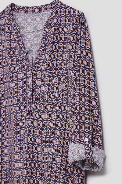 Marisse Patterned V-Neck Shirt In Light Blue
