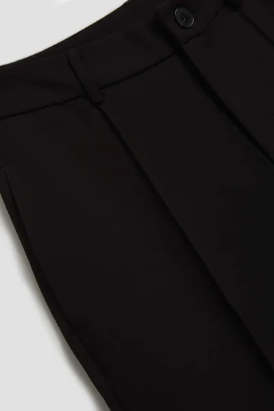 Marisse Black Pleated Trousers