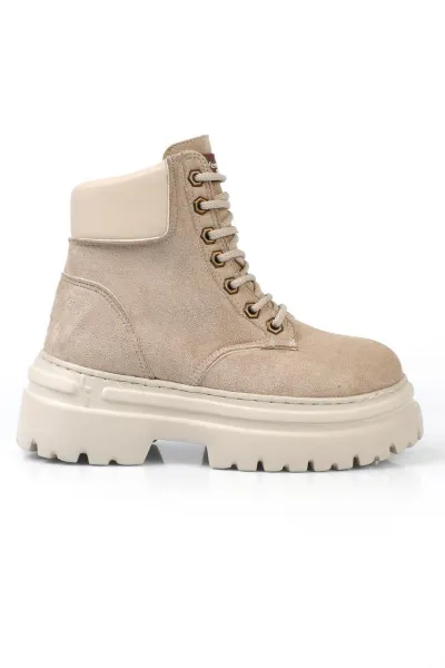 Capone Outfitters Round Toe Trac Sole Lace Up Women's Boots