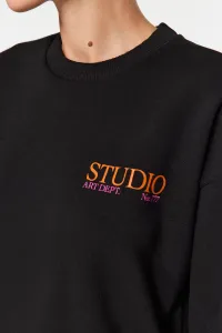 Trendyol Black Back Print Detailed Thick Inside Fleece Regular Fit Slit Knitted Sweatshirt