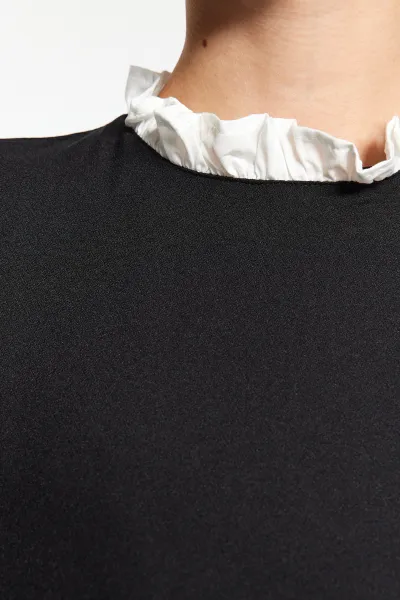 Trendyol Čierne Áčkové Šaty s Mini Tkaným Detailom