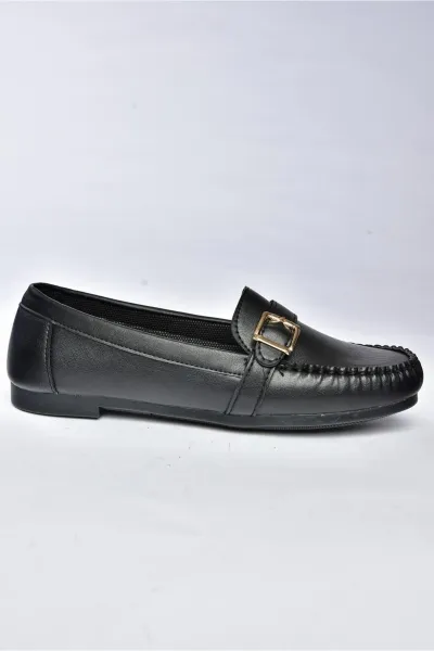 Čierne dámske denné baleríny s prackou od Fox Shoes.