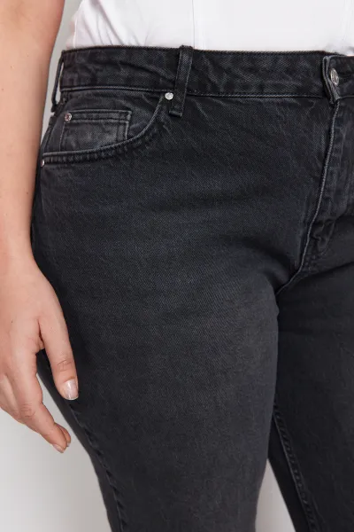 Trendyol Curve Čierne Mom džínsy s vysokým pásom