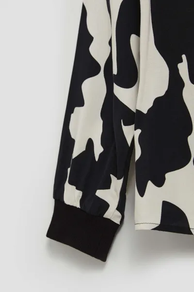 Marisse Patterned V-Neck Shirt, Black