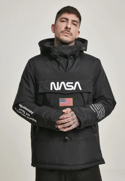 Čierna vetrovka NASA