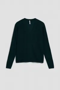 Marisse Fitted V-Neck Sweater In Emerald Green