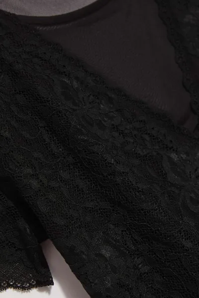 Marisse Lace Blouse