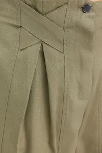 Trendyol Khaki Bavlnené Nohavice s Mrkvovým Vzorom a Pruhovaným Detailom