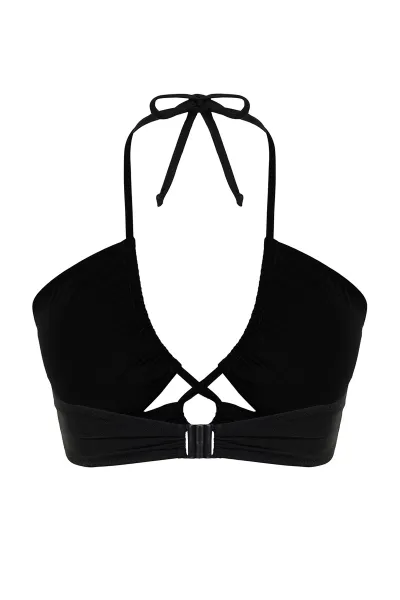 Čierny bikini top s detailom kravaty a zoštíhľujúcim efektom od Trendyol Curve