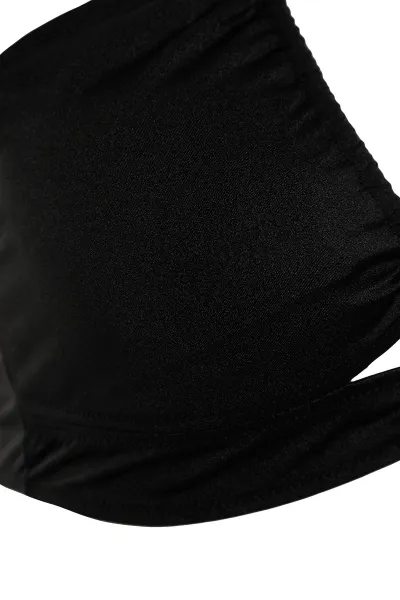 Čierny bikini top s detailom kravaty a zoštíhľujúcim efektom od Trendyol Curve