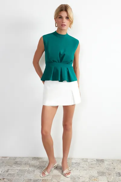 Trendyol Green Crew Neck Sleeveless Woven Blouse