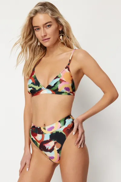 Trendyol Abstraktný Vzor Trojuholník Vysoký Pás Vysoké Nohy Hipster Bikiny Set
