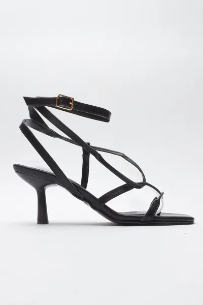 LuviShoes MIAS Dámske čierne sandále na podpätku