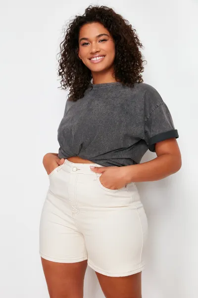 Trendyol Curve Ecru Mom Shorts & Bermuda