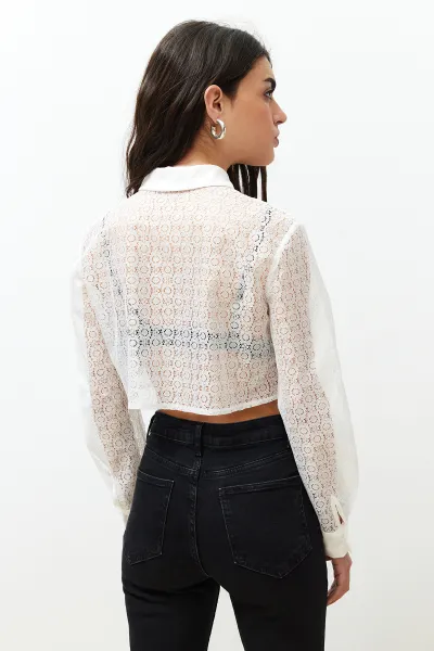 Trendyol Ecru Lace Crop Regular Regular Fit Woven Shirt