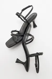 LuviShoes NEBEL dámske čierne kožené sandále na podpätku