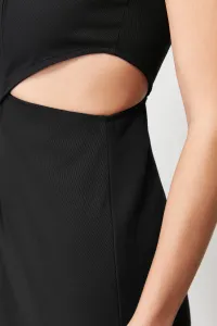 Trendyol čierne mini šaty A-strihu z bavlny s detailmi výrezov