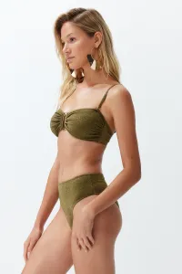 Trendyol trblietavý brazílsky bikiny set s vysokým pásom a vysokými nohavičkami s khaki bezramienkovými doplnkami