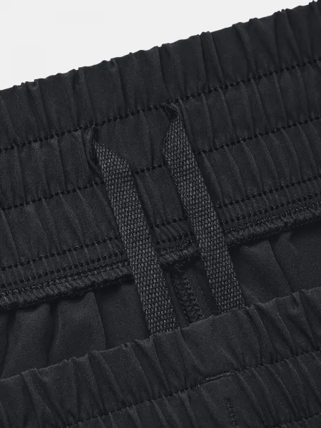 Čierne dámske športové kraťasy Under Armour Flex Woven Short 5in