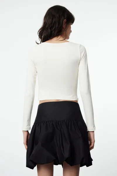 Trendyol Ecru Boat Neck Slim/Fitting Printed Crop/Short Knitted Blouse