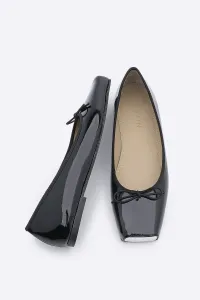 Marjin Woman's Ballet Ballet Visor with Blunt Toe and Bow Detail, Black Patent Leather