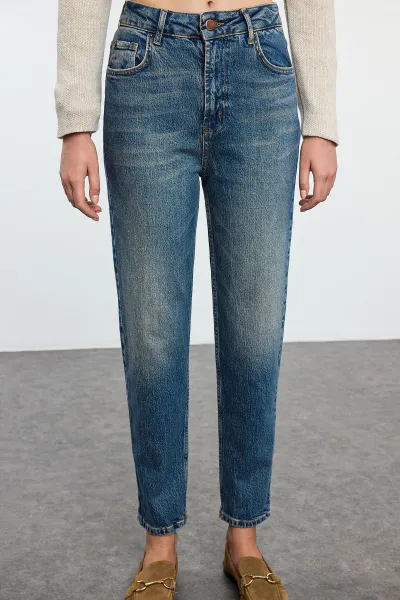 Trendyol Dark Blue Faded Effect Vintage High Waist Slim Mom Jeans