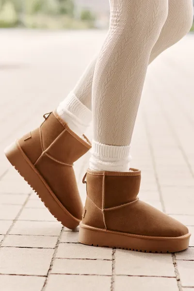 Leather suede snow boots on a platform above the ankles Camel Rianaella